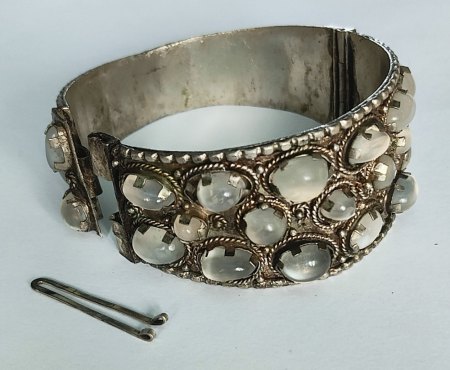 Flohmarktfund breiter Armreif, antik? (Mondstein, Silber?)