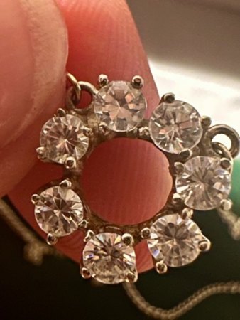 Kette mit Echte Steinen/Diamanten oder nicht? Punze LE