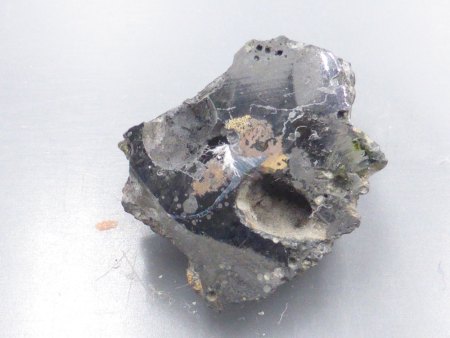 Aus uhus Werkstatt. Juli 2025  Meteorit mit Olivin oder Schlacke mit Glas?