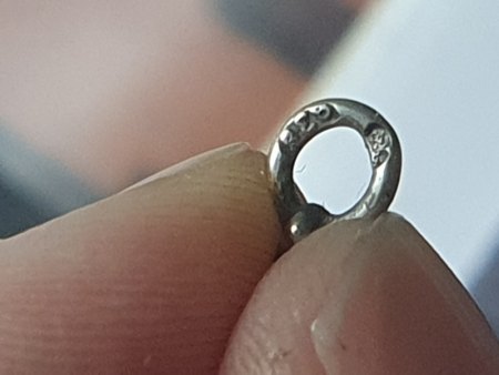 Collier von Robert Ritter mit welchem Stein?