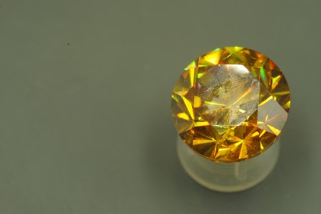 Aus uhus Werkstatt. November 2025. Was lange währt, wird bisweilen doch noch gut: Sphalerit polieren.