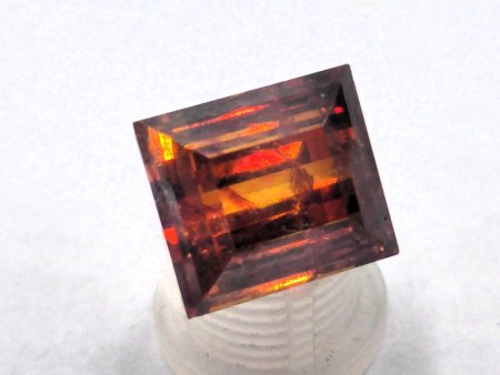 Aus uhus Werkstatt. November 2025. Was lange währt, wird bisweilen doch noch gut: Sphalerit polieren.