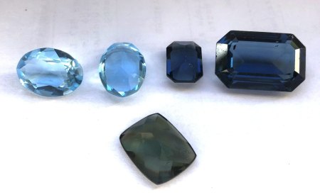 Edelsteine? Oder doch nur buntes Glas?