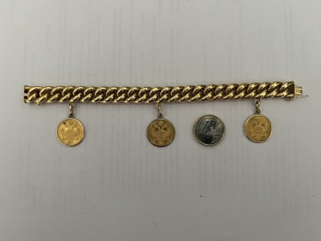 Armband mit Münzen