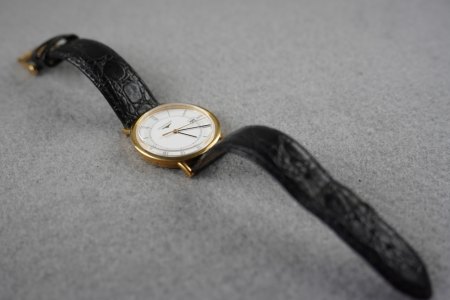 Longines 750er Goldgehäuse