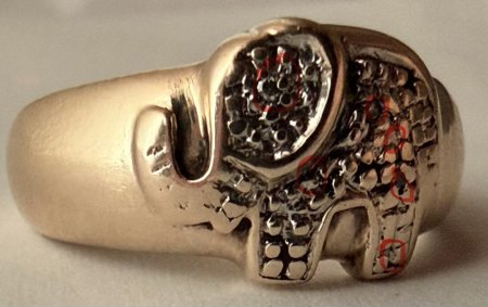 Elefantenring aus Erbe-wer weiß etwas über die Steine und den Ring?